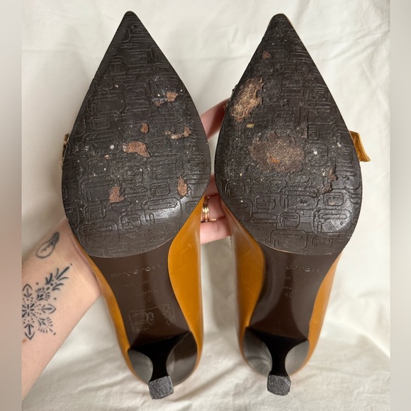 Sergio Rossi Caramel Brown Leather Pointed Toe Buckle Heels - Picture 9 of 12